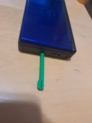 3D‑tulostettu stylus-kynä Nintendo DS -konsolissa