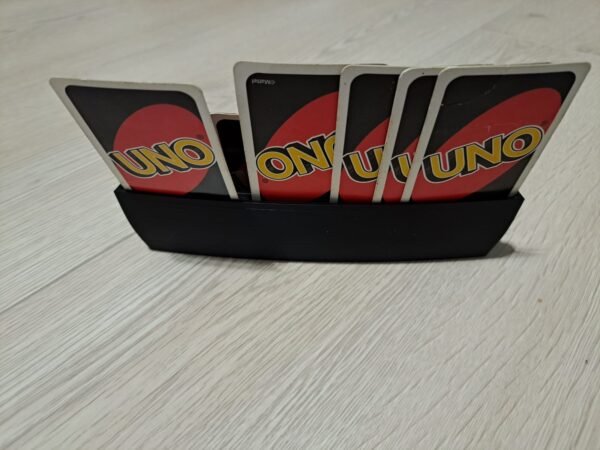 Musta UNO-korttiteline pelikorteille