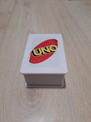 UNO-korttipelin säilytysrasia valkoinen, neliönmuotoinen pelilaatikko